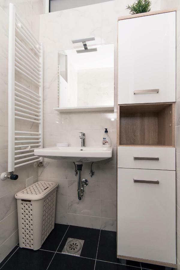 Studio Apartman Bella Zagreb Exterior foto